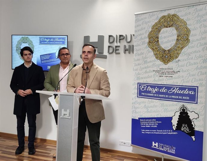 Presentación de 'El Trajer de Huelva' para la Virgen del Rocío en la Diputación.