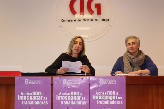 La economista Natividade López y la secretaria confederal de Mulleres da CIG, Nicolasa Castro