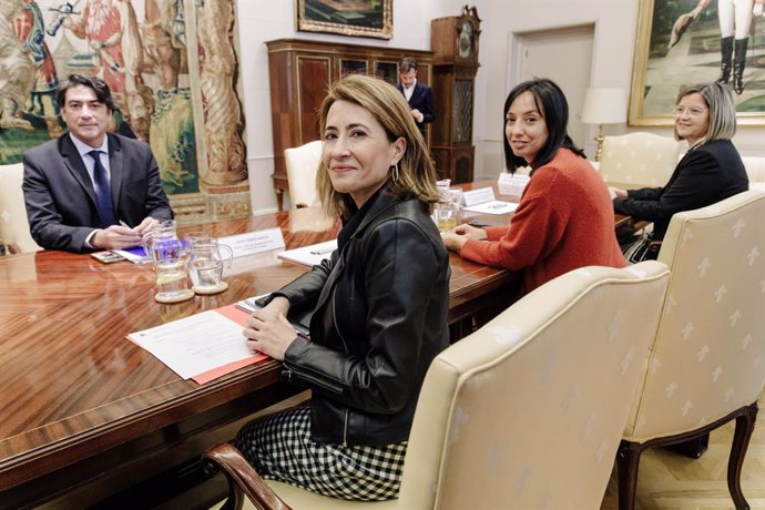 El Consejero de Transportes e Infraestructuras de la Comunidad de Madrid, David Pérez García, la ministra de Transportes, Movilidad y Agenda Urbana, Raquel Sánchez, y la delegada del Gobierno en la Comunidad de Madrid, Mercedes González