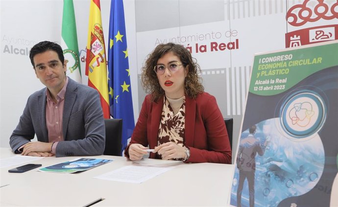 Marino Aguilera y Ariadna Cobo en la presentación del I Congreso de Economía Circular y Plástico