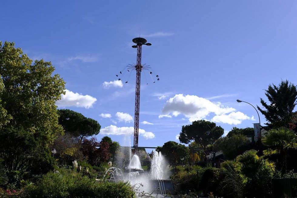 Archivo - Parque de atracciones en Madrid