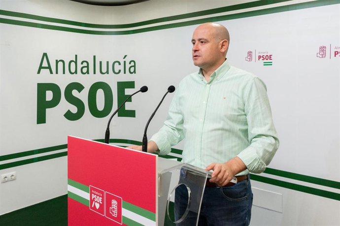 Antonio Martínez (PSOE), en rueda de prensa