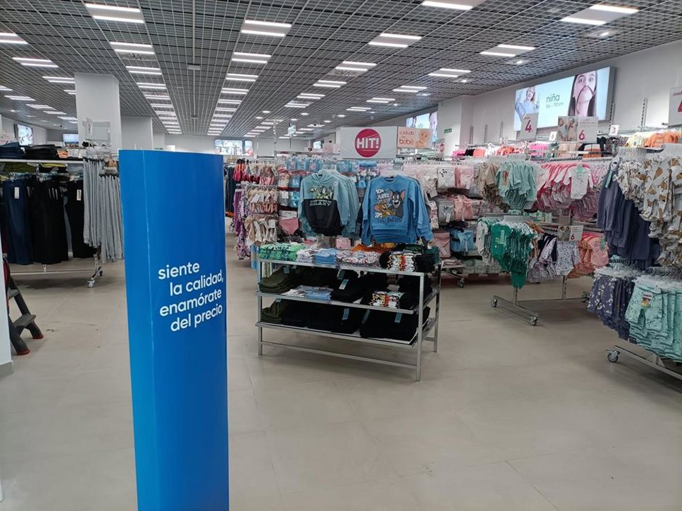 Una tienda en el Centro Comercial La Sierra.