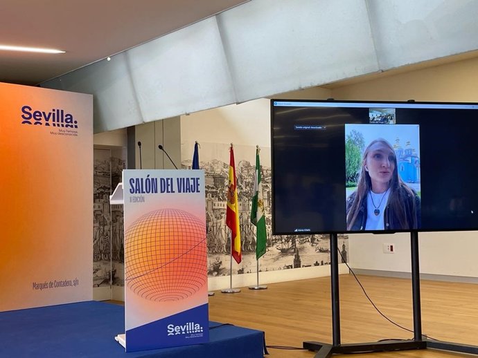 La guía turística ucraniana Alona Kibets ofrece un tour virtual por Kiev a agentes de viajes de Sevilla.