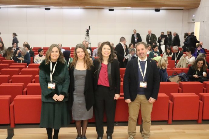 Desde la izquierda, María José Polo, Fernanda Bajanca, Alexandra Dubini y José Luis Quero, en la inauguración de las jornadas.