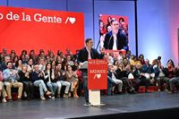 Pedro Sánchez destaca la "apuesta de Extremadura por las energías renovables" y elogia la "visión" de Vara