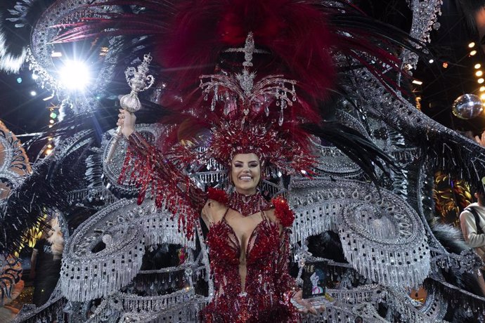 Archivo - Lola Ortiz, Reina del Carnaval 'Studio 54' de Las Palmas de Gran Canaria 2023 con la fantasía 'Perfidia de amor'