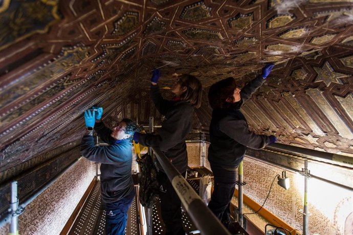 [Mailing.Medios.Pag] Np La Alhambra Fija La Policromía De La Armadura Del Cuarto Dorado