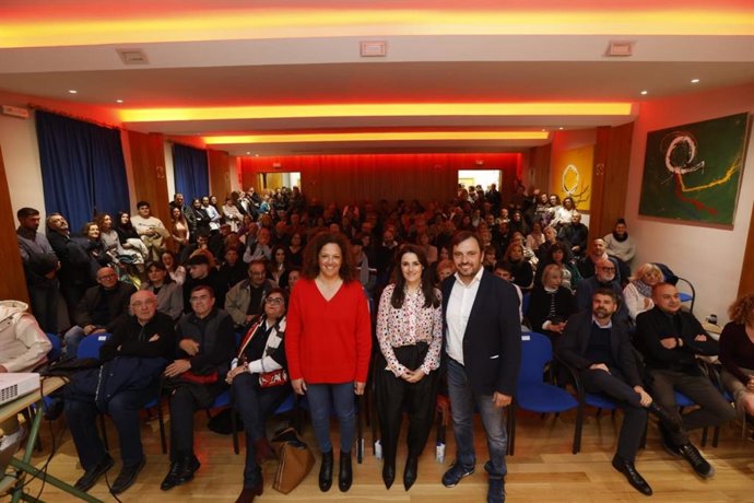 Marga Fullana presenta su candidatura a la alcaldía de Algaida, Pina y Randa, arropada por la secretaria general de la Federación Socialista de Mallorca, Catalina Cladera