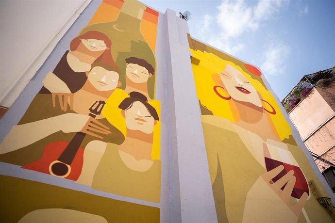 El mural, situado en la calle San Blas, supone una excepcional intervención urbana en el intramuros sevillano