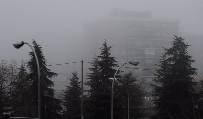 Archivo - La ciudad cubierta de niebla, en Madrid (España), a 12 de febrero de 2020.
