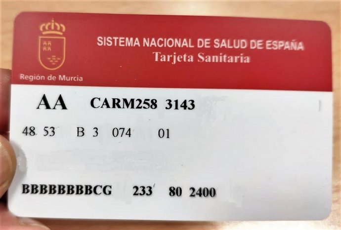 La tarjeta de atención preferente garantiza el derecho de los pacientes vulnerables de estar acompañados por su cuidador durante la consulta.