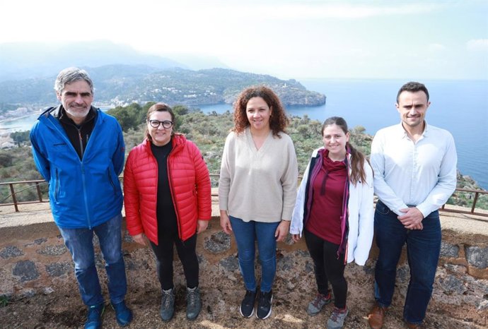 (I-D) El conseller Colom, la vicepresidenta Busquets, la presidenta Cladera, la vicepresidenta Ribot y el conseller Sevillano