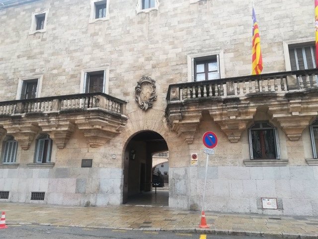 Archivo - Fachada de la Audiencia Provincial de Baleares y del TSJIB.