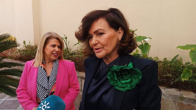 La diputada del PSOE, Carmen Calvo, junto a la alcaldesa de Jerez, Mamen Sánchez