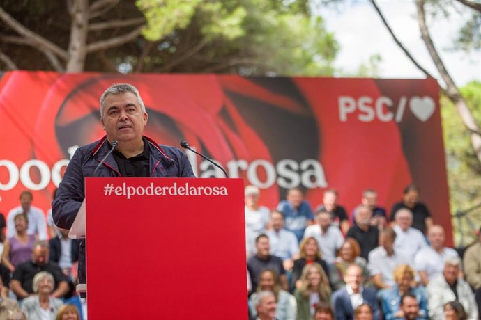 Archivo - El secretario de Organización del Partido Socialista, Santos Cerdán, interviene en la Fiesta de la Rosa del PSC, en Gavá, a 25 de septiembre de 2022, en Gavá, Barcelona, Cataluña,  (España).
