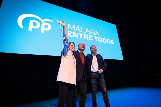 Convención PP de Málaga con el alcalde de la ciudad, Francisco de la Torre; la presidenta provincial, Patricia Navarro, y el coordinador general del PP, Elías Bendodo