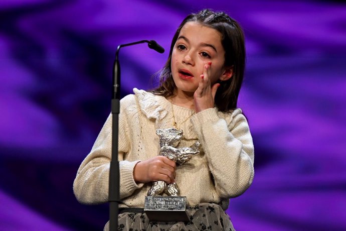 25 February 2023, Berlin: Sofia Otero receives the Silver Bear for Best Acting Performance in a Leading Role during the awards ceremony of the 73rd Berlin International Film Festival (Berlinale), which takes place in Berlin from Feb. 16-26, 2023. Photo: