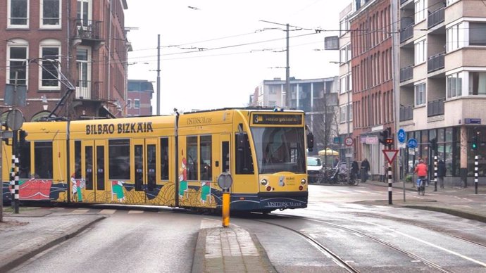 Campaña de promoción de Bilbao Bizkaia en un tranvía de Ámsterdam