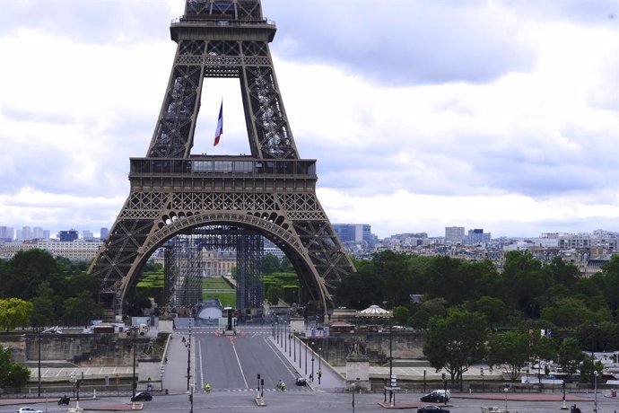 Archivo - Vista general de la torre Eiffel  