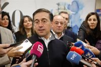 Albares se muestra "feliz" por la liberación de Baneira e insistirá hasta que Santiago Sánchez también sea libre