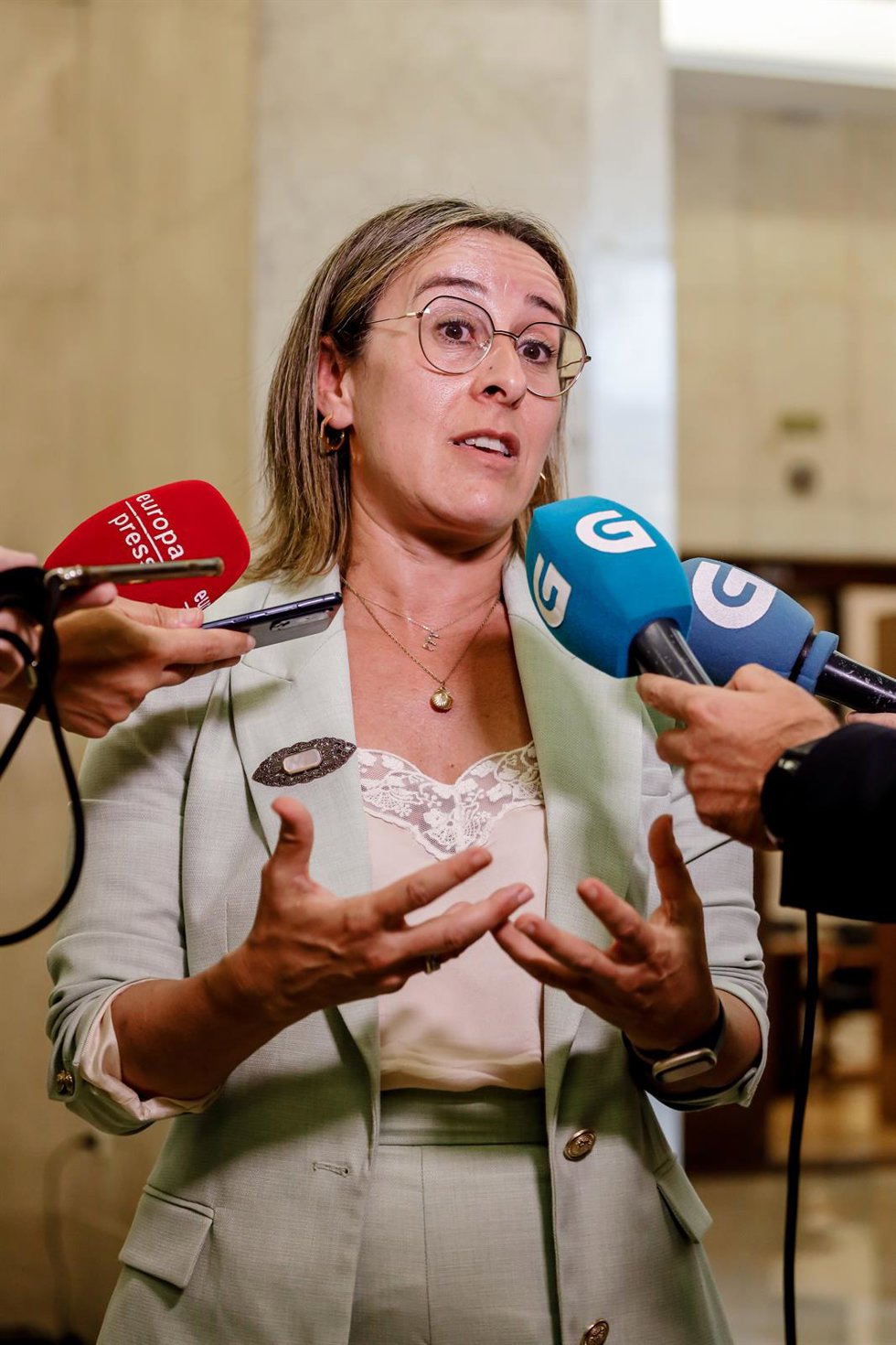 Archivo - La consejera de Infraestructuras y Vivienda de la Xunta de Galicia, Ethel Vázquez, ofrece declaraciones a los medios, durante la reunión de la Conferencia Sectorial de Transportes, en la sede del Ministerio, a 6 de julio de 2022.