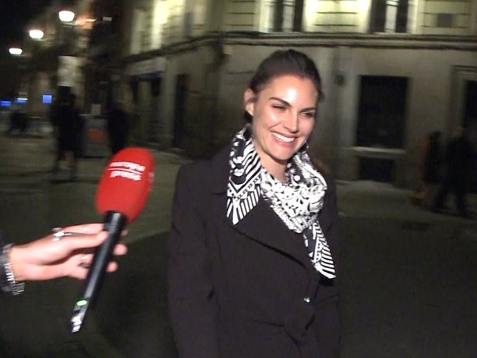 AMAIA SALAMANCA SALE DEL 70 CUMPLEAÑOS DE JOSÉ MARÍA AZNAR