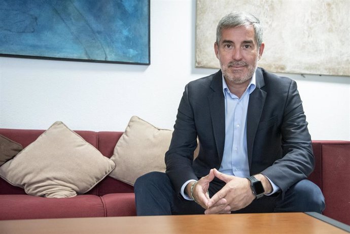 Archivo - El ex presidente canario y líder de Coalición Canaria (CC) Fernando Clavijo, tras una entrevista con Europa Press en la sede del partido, a 9 de septiembre de 2022, en Santa Cruz de Tenerife