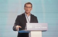 Feijóo acusa al Gobierno de "frivolidad, soberbia, incapacidad y cinismo": "Sabe hacer pancartas pero no leyes"