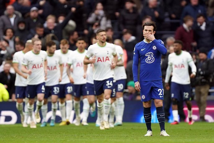 26 February 2023, United Kingdom, London: Chelsea's Ben Chilwell (2nd R) appears dejected after Tottenham Hotspur's Oliver Skipp scores the first goal during the English Premier League soccer match between Tottenham Hotspur and Chelsea at the Tottenham 