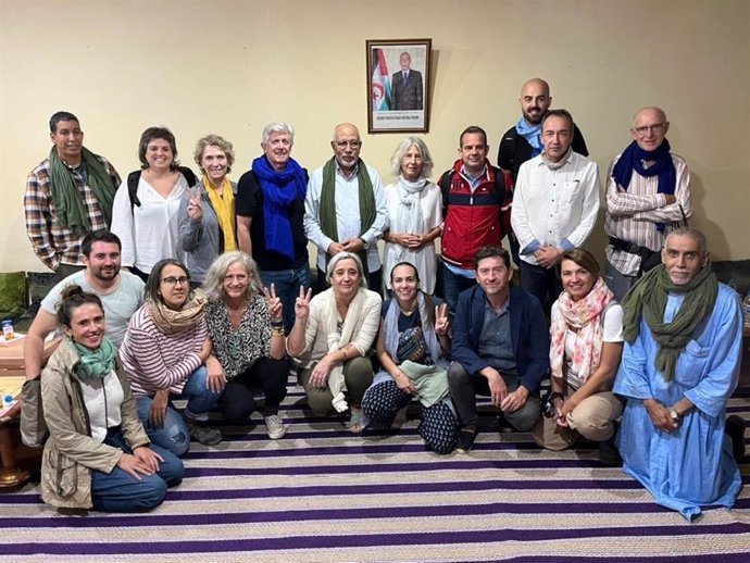 Visita del integrupo 'Pau i llibertat per al Shara' a los campamentos de reugiados del pueblo saharaui en Tindouf (Argelia) en 2022