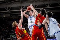 España cede el broche ante Italia