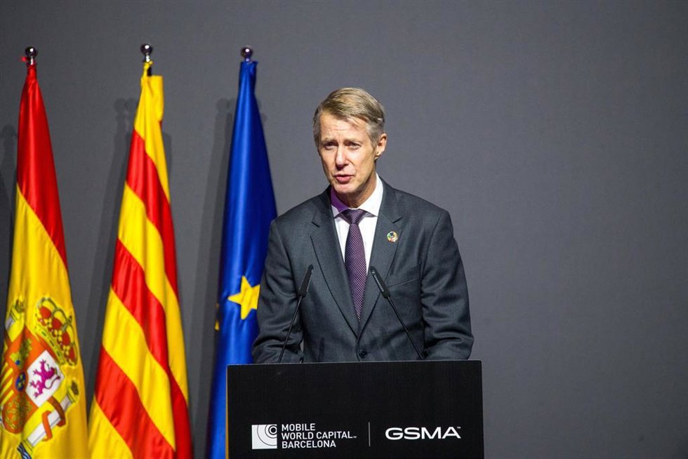 El director general de la asociación GSM (GSMA), Mats Granryd, interviene durante la cena oficial del MWC Barcelona 2023, en el Museu Nacional d'Art de Catalunya (MNAC), a 26 de febrero de 2023, en Barcelona