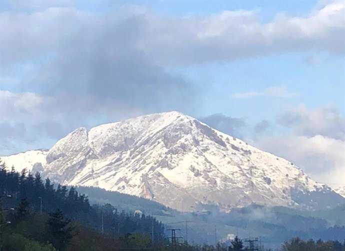 Archivo - Nieve en Bizkaia.