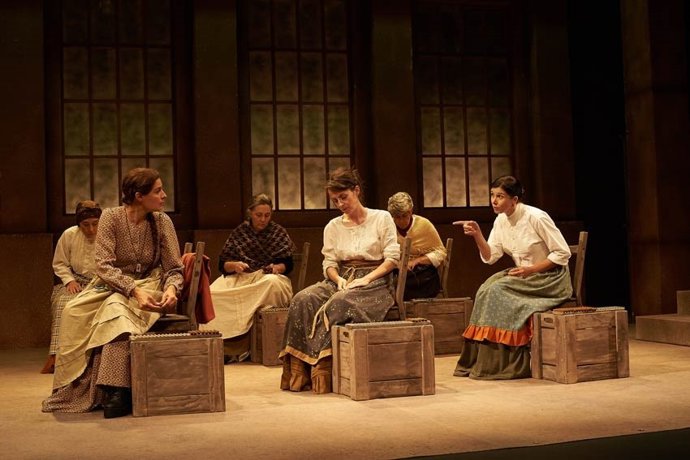 Representación de la obra 'Cigarreras', promovida por Contraproductions.