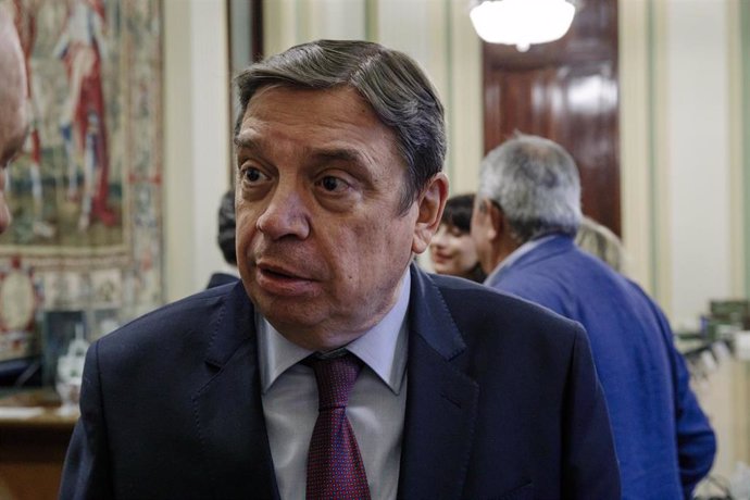 El ministro de Agricultura, Pesca y Alimentación, Luis Planas, a su llegada para presidir la reunión del Comité Asesor Agrario, en la sede del Ministerio, a 16 de febrero de 2023, en Madrid (España).