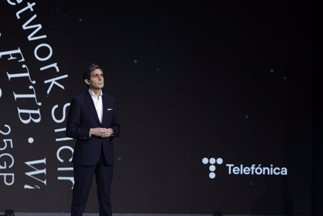 El presidente de Telefónica, José María Álvarez Pallete, durante la inauguración del Mobile World Congress de Barcelona este lunes 27 de febrero.