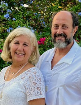 Amparo Estevan y Antonio Sellés formadores de yoga