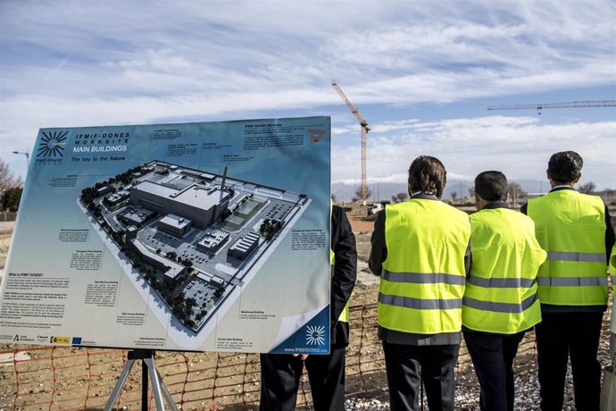 Archivo - Trabajos en el polígono industrial de Escúzar, en el área metropolitana de Granada, de las primeras instalaciones de apoyo al acelerador de partículas del proyecto Ifmif-Dones. ARCHIVO.