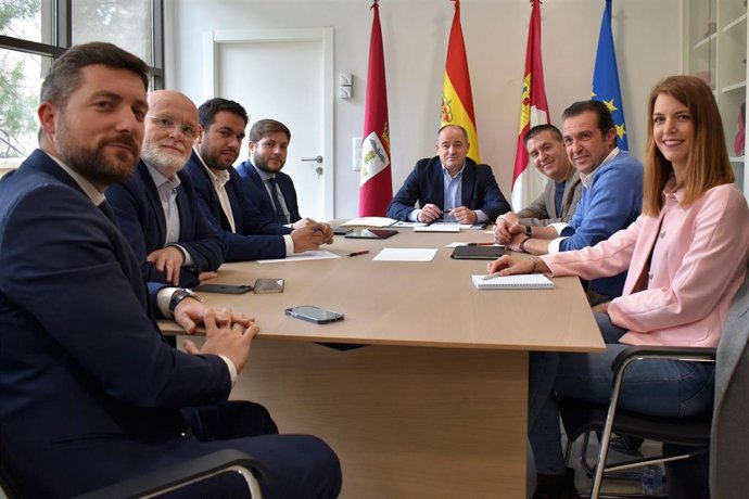 Reunión celebrada en el Ayuntamiento para abordar la Plataforma Intermodal y Puerto Seco 'Eco-Port Albacete'.