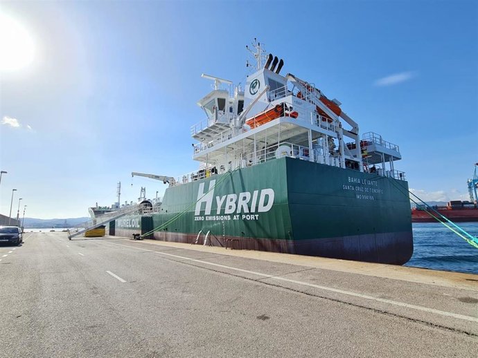 Buque atracado en el puerto de Algeciras.