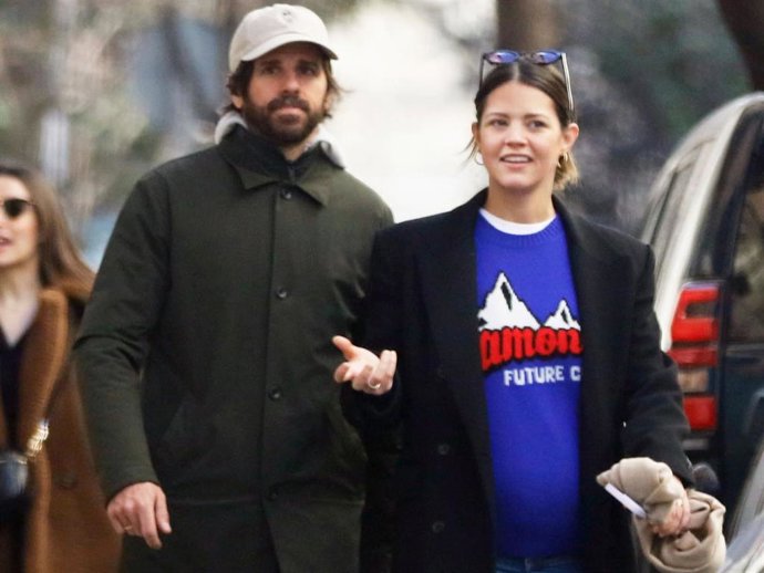 Isabelle Junot y Álvaro Falcó, de paseo por el centro de la capital