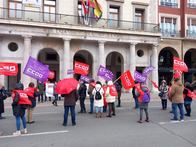 Concentración de CCOO La Rioja por la Ley de Función Pública