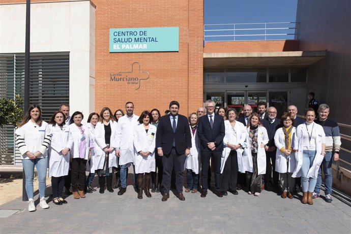 El presidente de la Comunidad, Fernando López Miras, ha visitado el centro de salud mental para la infancia y la adolescencia de El Palmar, donde ha detallado las acciones llevadas a cabo para impulsar la sanidad pública regional.