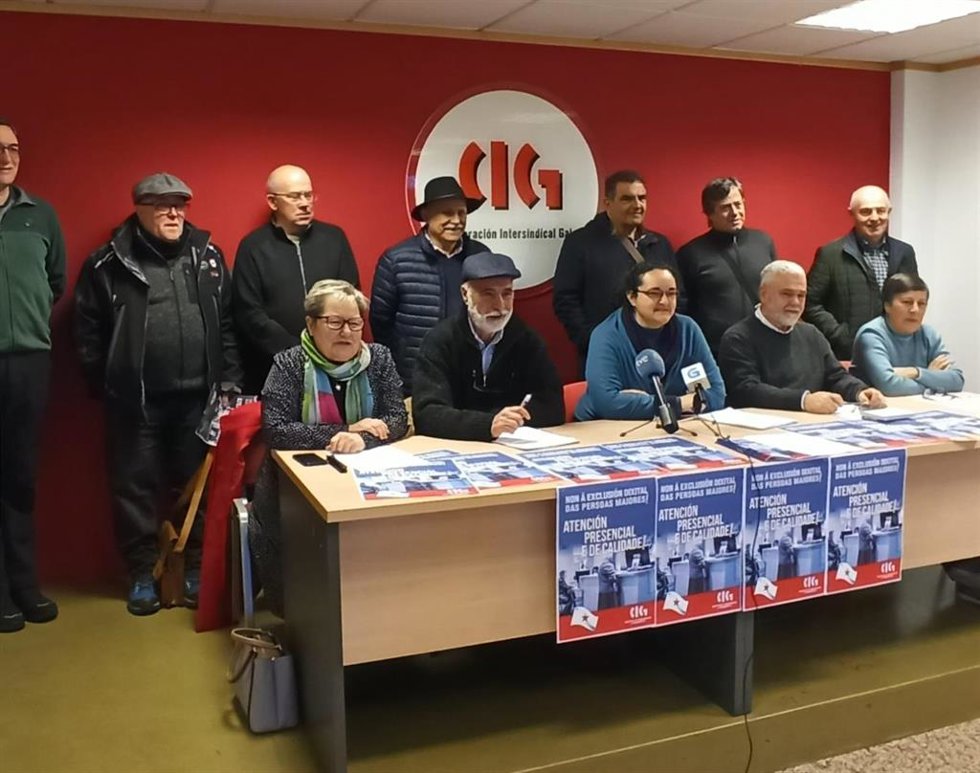 Rueda de prensa de la CIG contra la exclusión digital de mayores