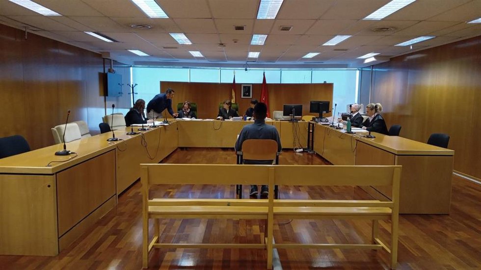 Juicio a un acusado de agredir a un enfermero en el Metro de Madrid