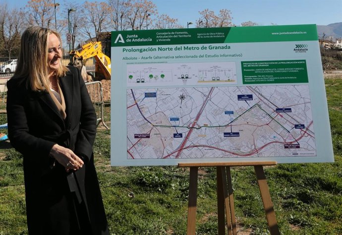 La consejera de Fomento, Articulación del Territorio y Vivienda, Marifrán Carazo, en Granada.