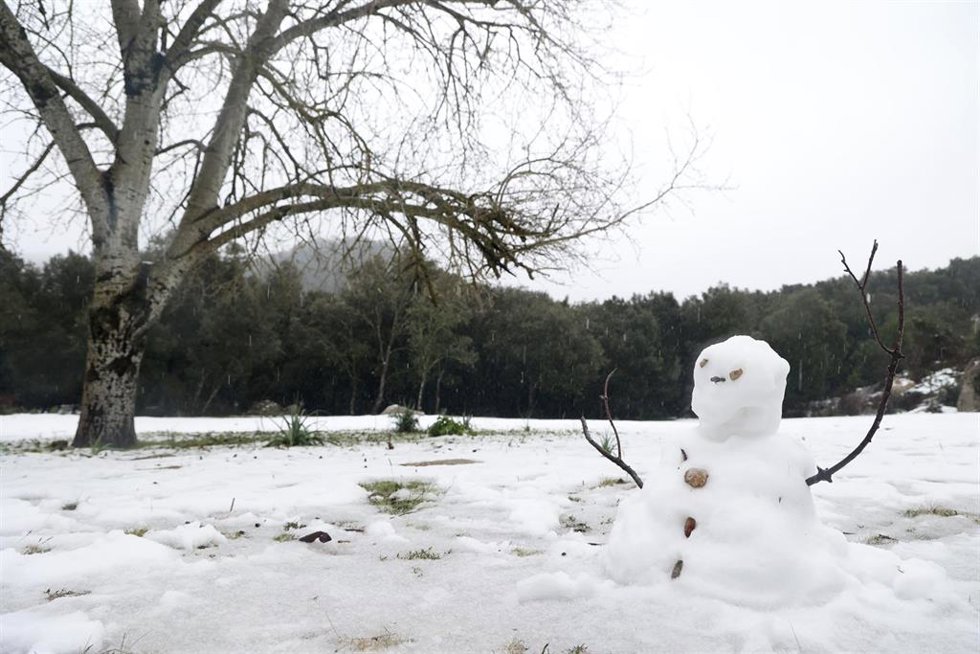 Archivo - Un muñeco de nieve en la Serra de Tramuntana (enero 2023)
