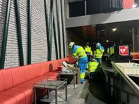 Herido grave un trabajador tras caer desde cinco metros del techo de un local en la calle Toledo de Madrid