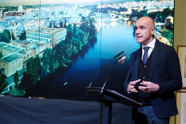 El alcalde de Sevilla, Antonio Muñoz, en la presentación del nuevo parque en la ribera de Altadis.